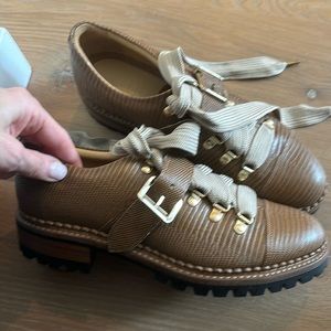 Office of Angela Scott like new!!